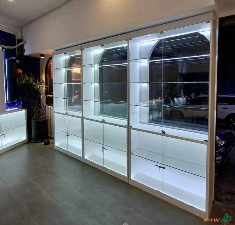 Mẫu tủ kính trưng bày trong suốt do Nội Thất Dream Home thi công