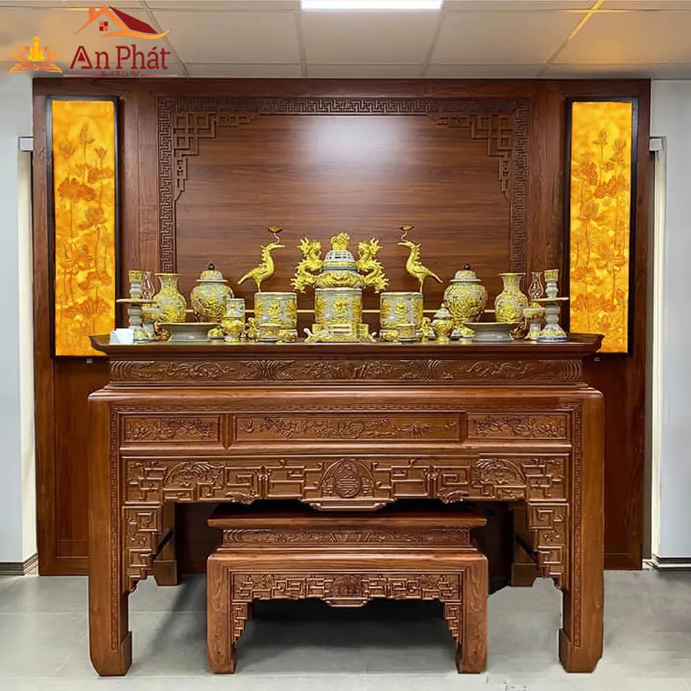 Bàn thờ đứng gia tiên đẹp gỗ hương với chạm khắc tinh xảo, kiểu án gian
