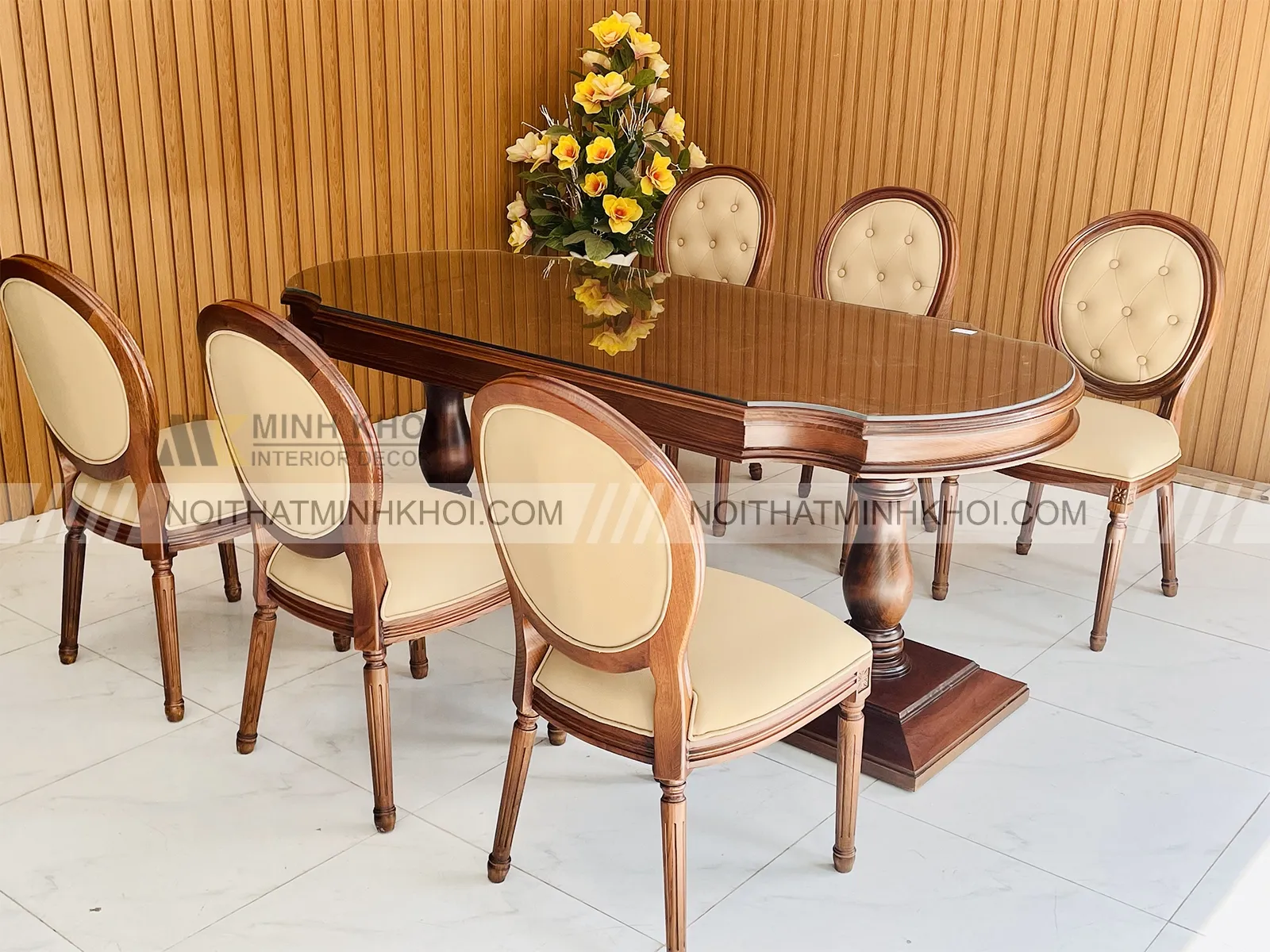 Bàn tròn gỗ Sồi Óc Chó 6 ghế bọc da cao cấp