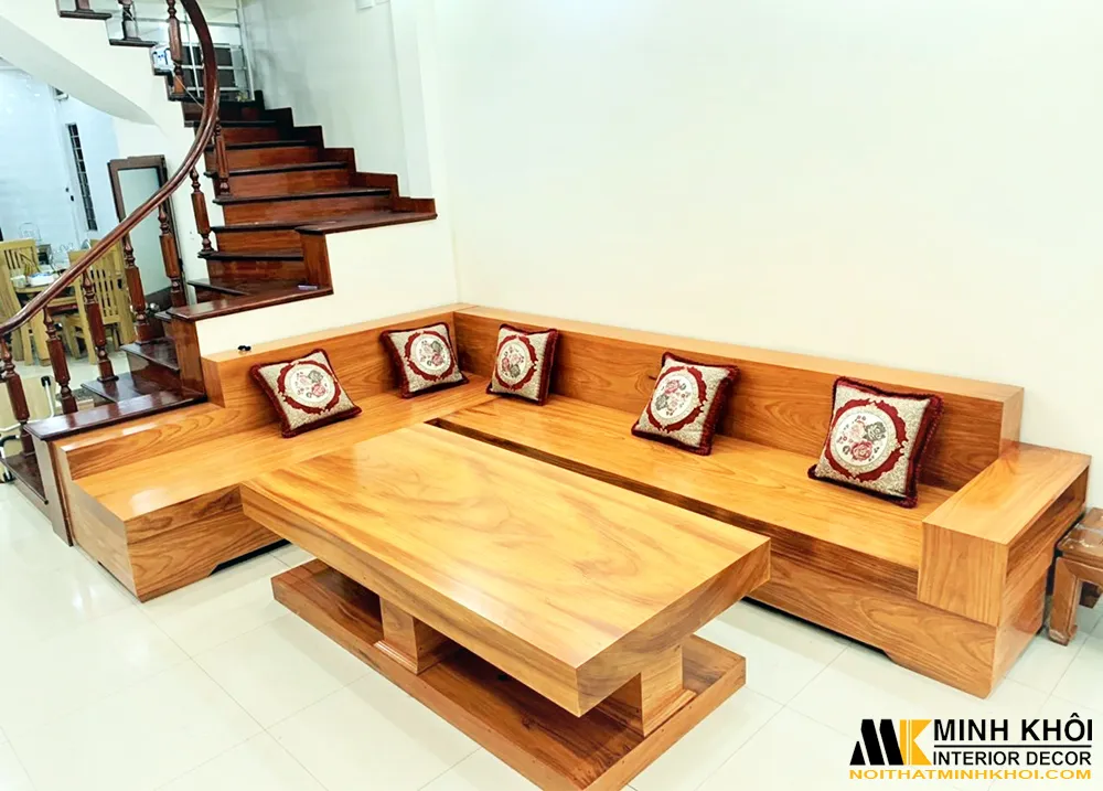 Bảo quản bề mặt bàn ghế gỗ nguyên khối giữ vẻ đẹp bền lâu