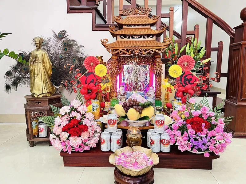 Hướng dẫn cách bài trí các vật phẩm trên bàn thờ Ông Địa Thần Tài hợp phong thủy