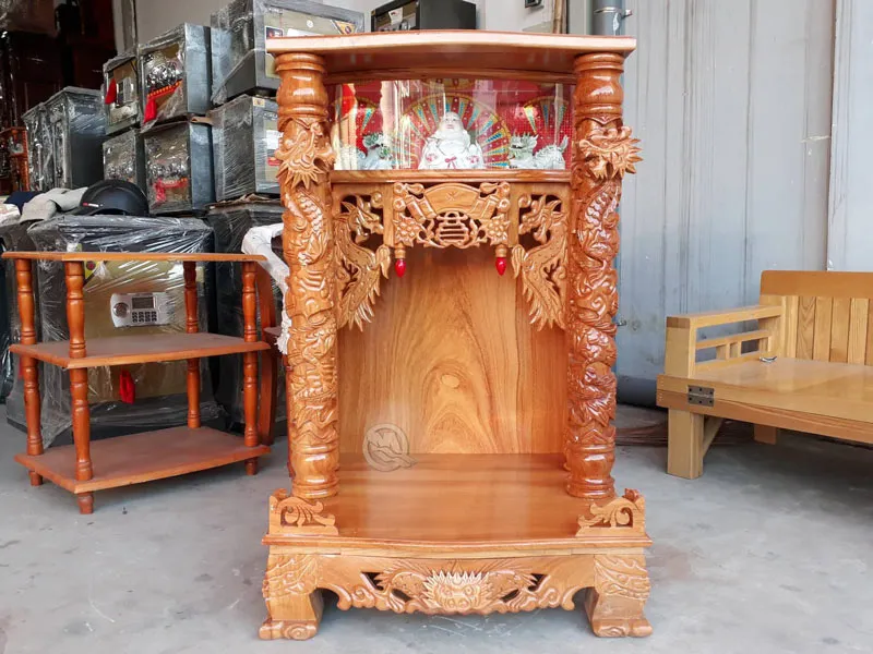 Mẫu bàn thờ Ông Địa Thần Tài làm từ gỗ tự nhiên sang trọng và bền bỉ