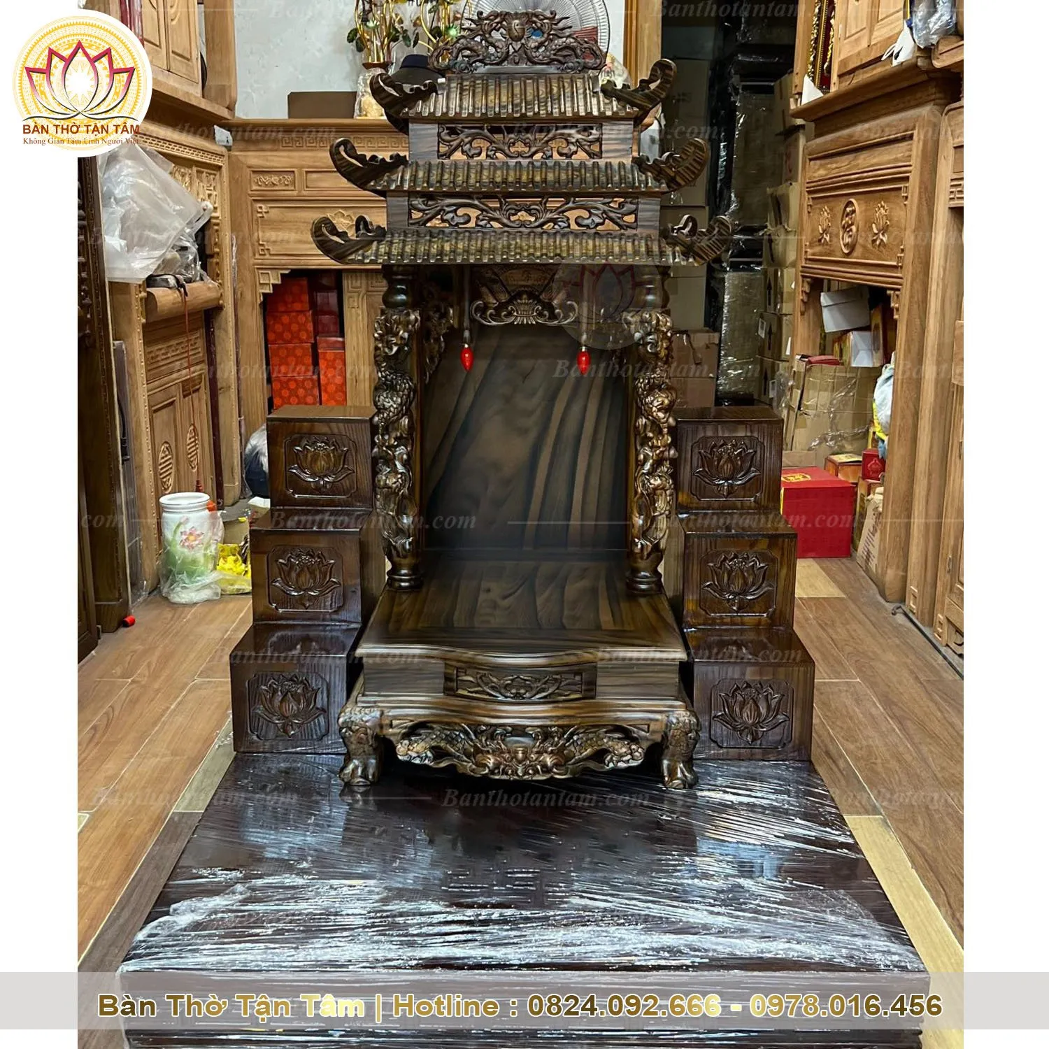Hình ảnh bàn thờ Thần Tài kích thước lớn 81x81x108 cm theo phong thủy