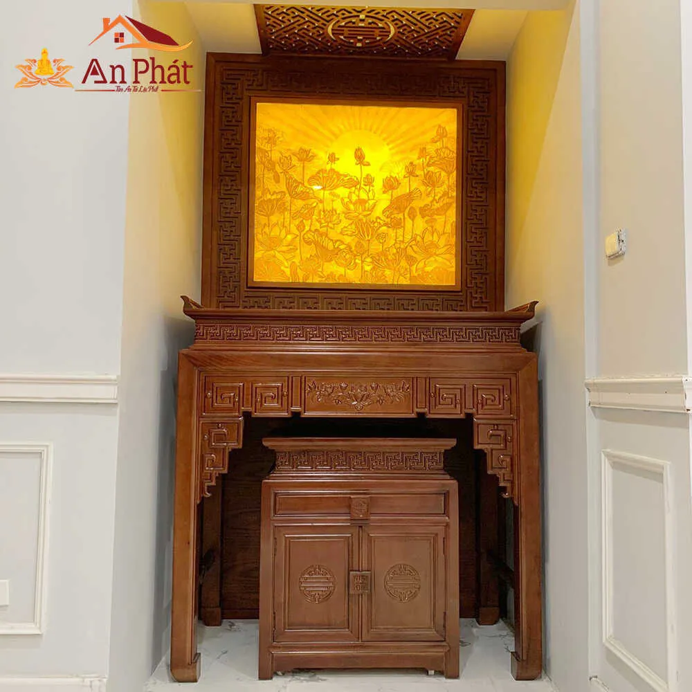 Mẫu bàn thờ đứng gỗ gụ, chạm khắc đơn giản