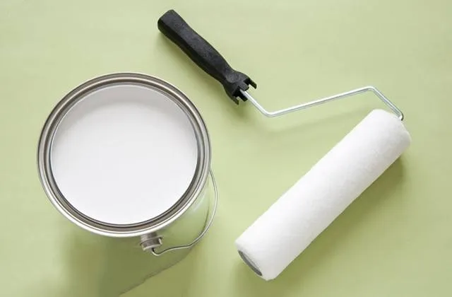 Các dụng cụ cần thiết để tự dán giấy dán tường tại nhà