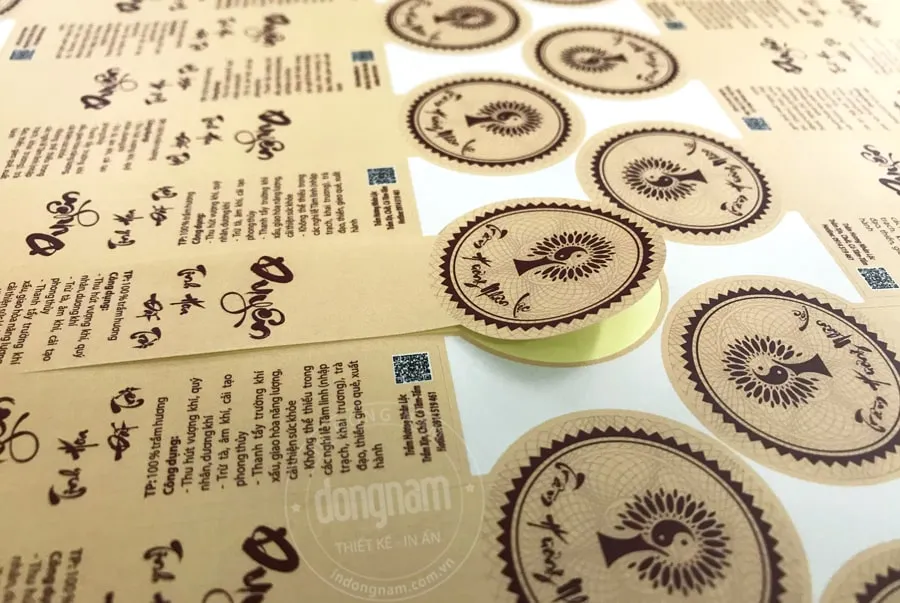 In decal giấy kraft bế dán theo hình dạng mọi kích thước số lượng