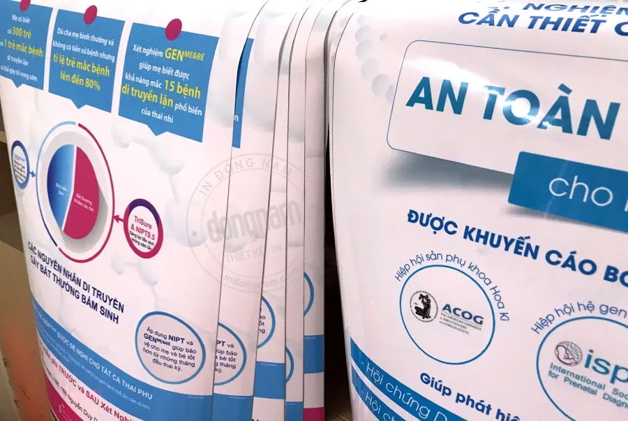 In decal pp làm poster và standee quảng cáo