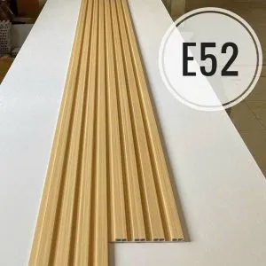 Lam sóng nhựa giả gỗ 4 sóng mã E52 ứng dụng làm vách tivi