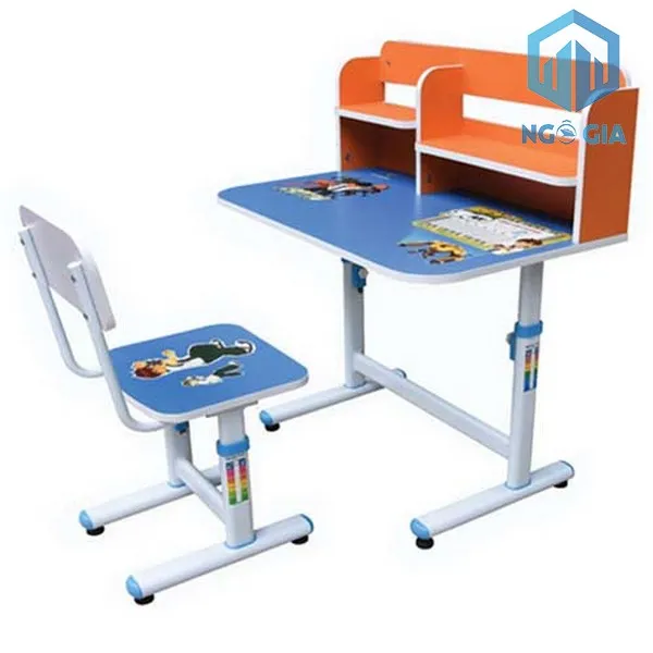 Bàn học sinh cấp 1 bằng gỗ công nghiệp kèm giá sách màu sắc tươi sáng