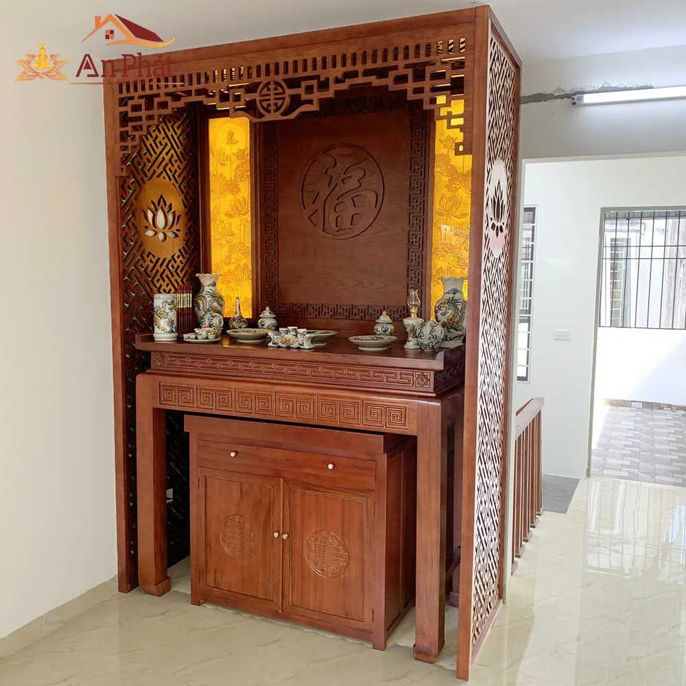 Mẫu vách ngăn gỗ cắt CNC với họa tiết tinh xảo, tạo điểm nhấn cho phòng thờ