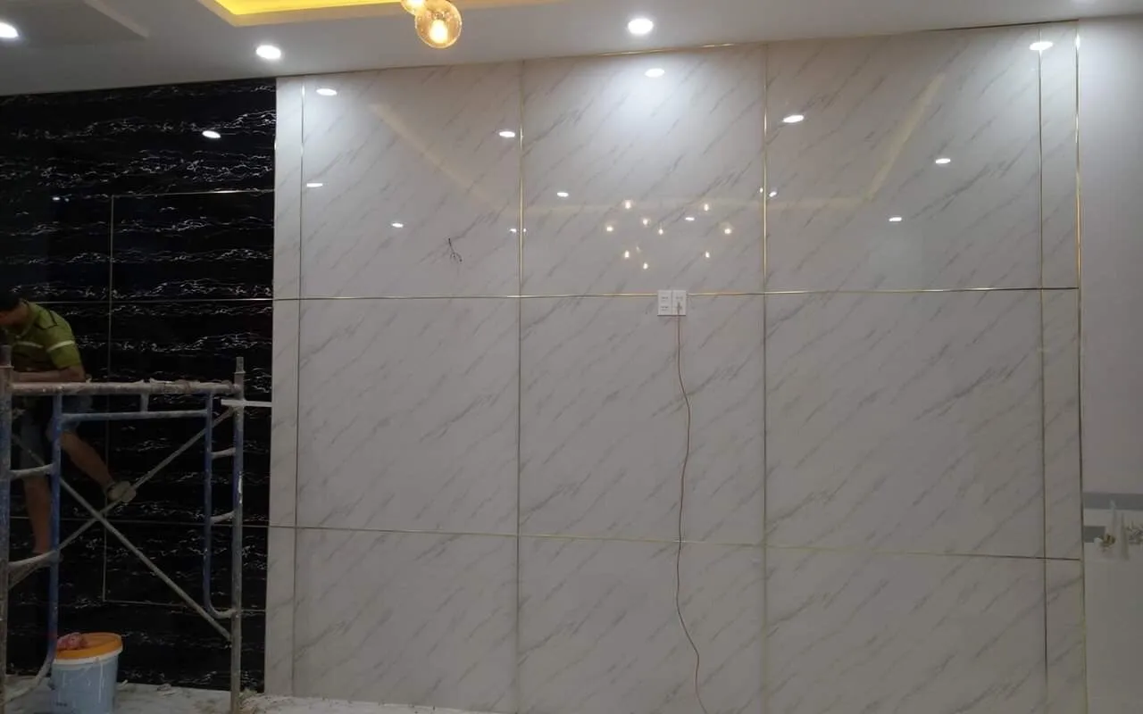 Quy trình thi công tấm nhựa giả đá ốp tường