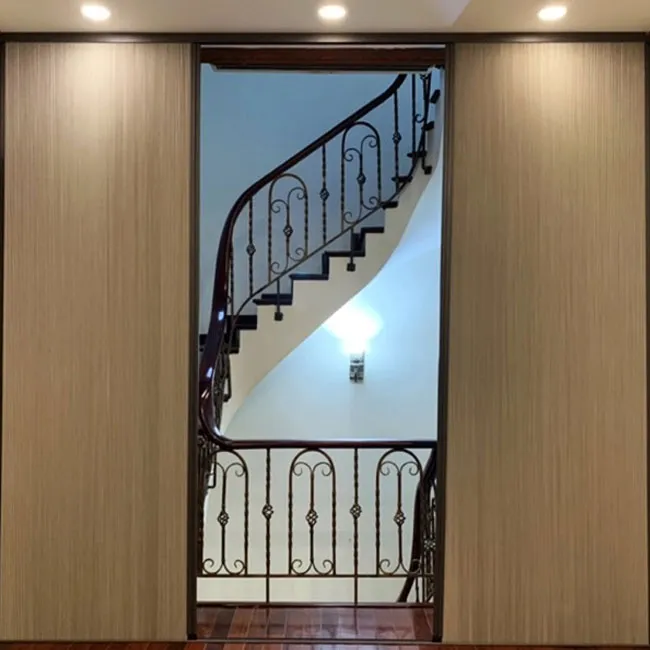 Vách ngăn tổ ong kéo mở hai bên phù hợp cho lối đi rộng