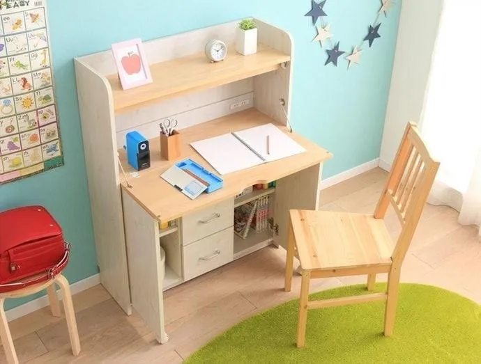 Chọn bàn học cho bé 5 tuổi từ thương hiệu uy tín để đảm bảo chất lượng và an toàn
